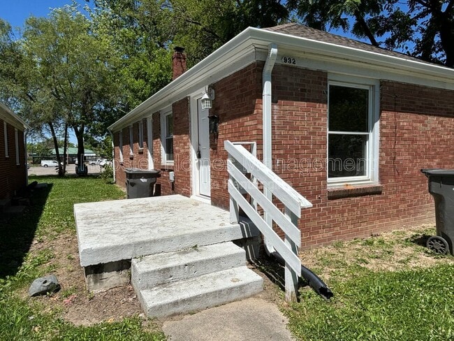 Photo - 932 N Leland Ave