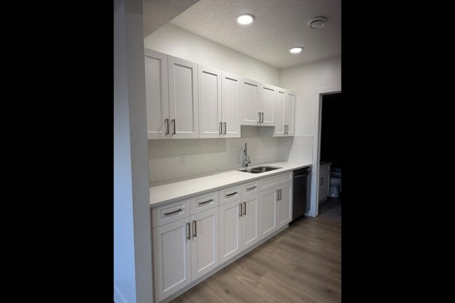 Photo - 293 Collicott Dr