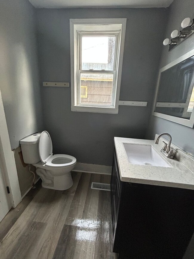 Photo - 423 W Marion St Unit 423 West Marion Street- 2