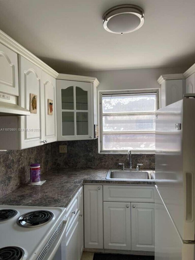 Photo - 3522 NE 171 St Unit 212