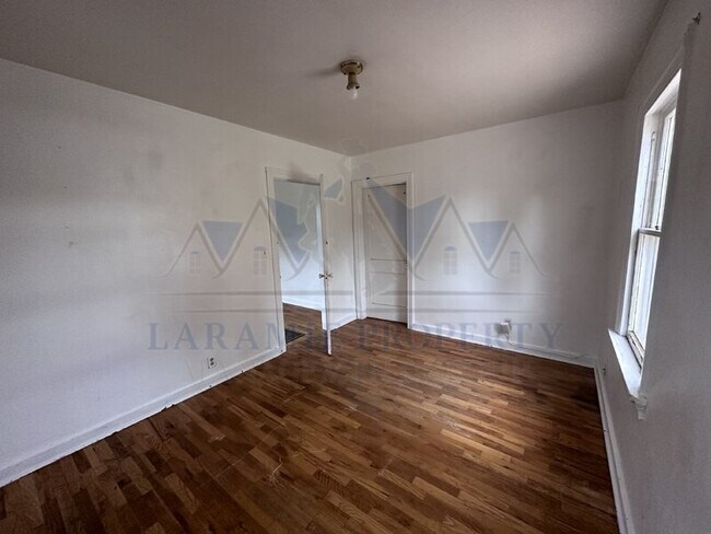 Photo - 918 E Gibbon St