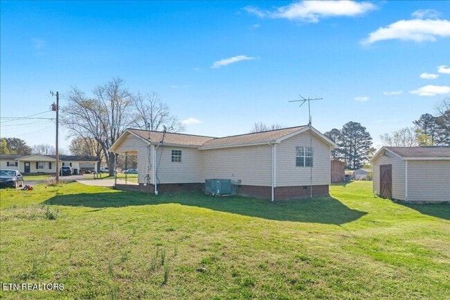 Photo - Madisonvile 37354 - 3 bedroom 2 bath - call Karen Robertson  865-454-7626