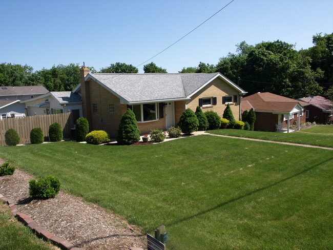 Corner lot - 275 Lincoln Hall Rd House