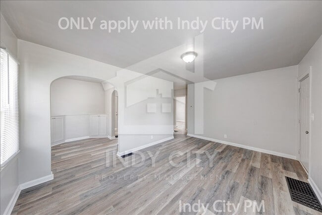 Photo - 1326 N Gladstone Ave