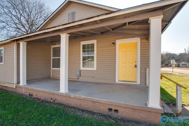 Photo - 3701 Fairview St SW