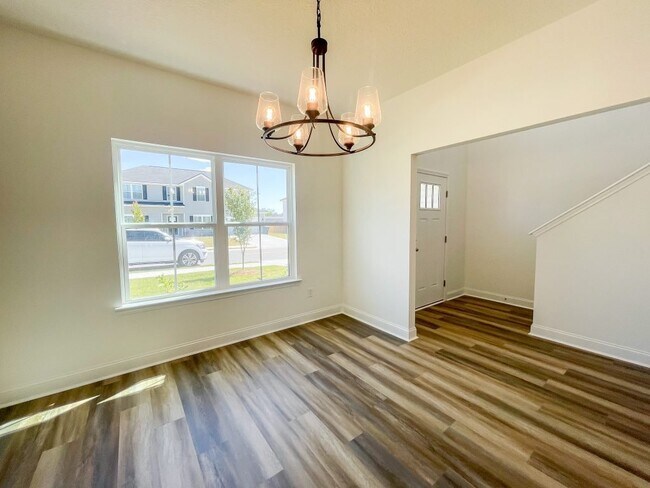 Photo - 549 Meloney Dr