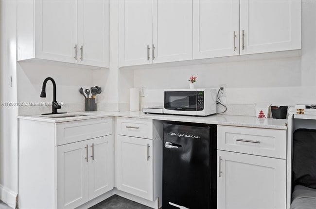 Photo - 534 NW 50th St Unidad B