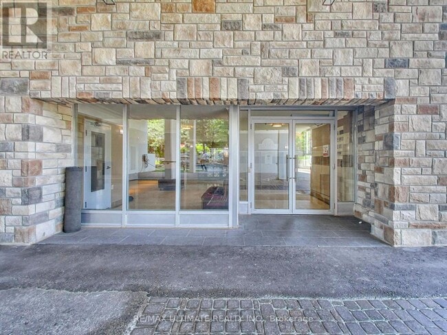 Photo - 541 Blackthorn Ave Unit 110