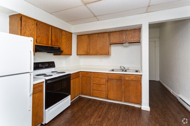 2BR, 1BA - 730 SF