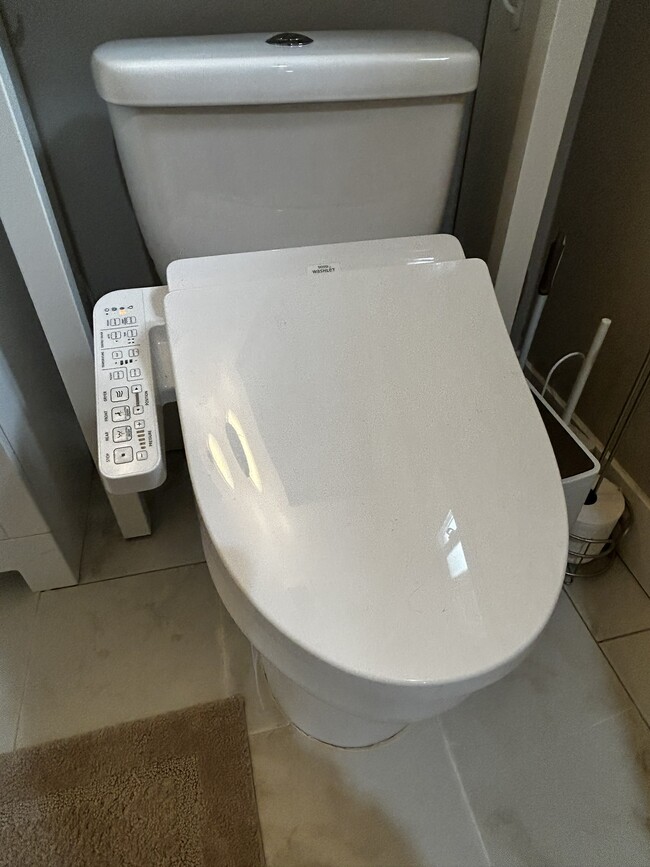 Photo - 1569 Hillmont Ave Unidad Entire Home