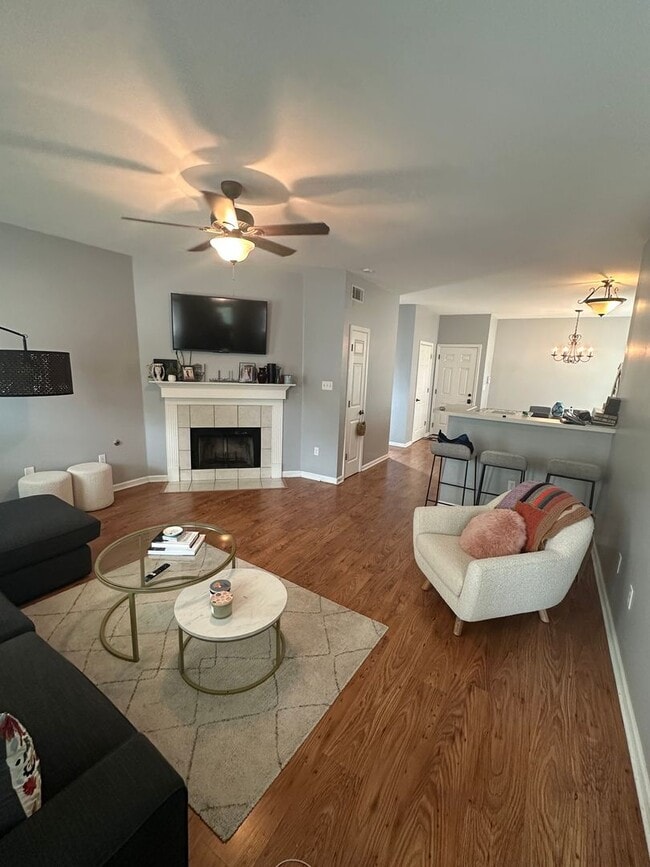 Photo - 2BD/2.5BA Home Located in Harbor Town!