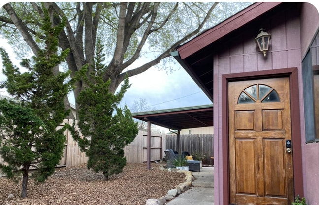 Photo - 472 Freear Dr