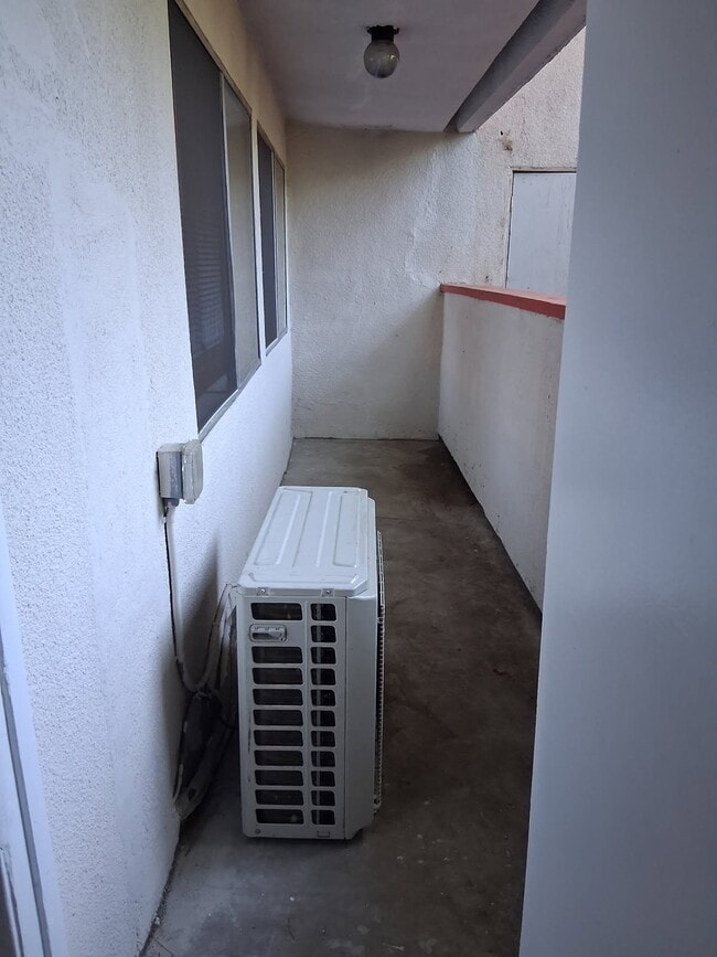 Photo - Tarzana Tennis Club Apartments