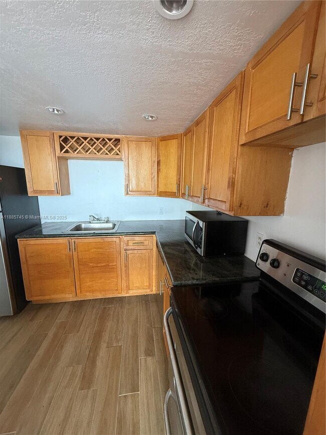 Photo - 2025 NE 164th St Unit 712