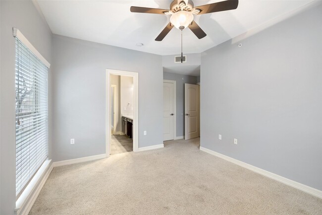 Photo - 3501 Chenevert St Unit 17