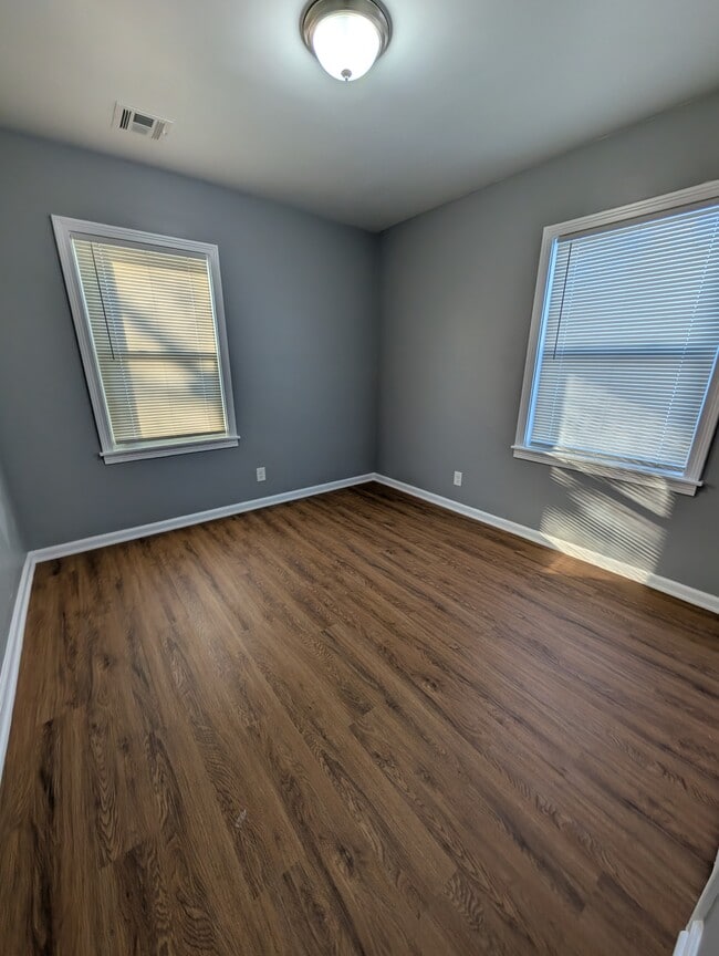 Photo - 117 SW Hillside Ave