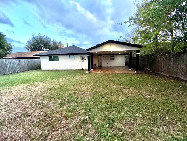 Photo - 2134 Rainy River Dr