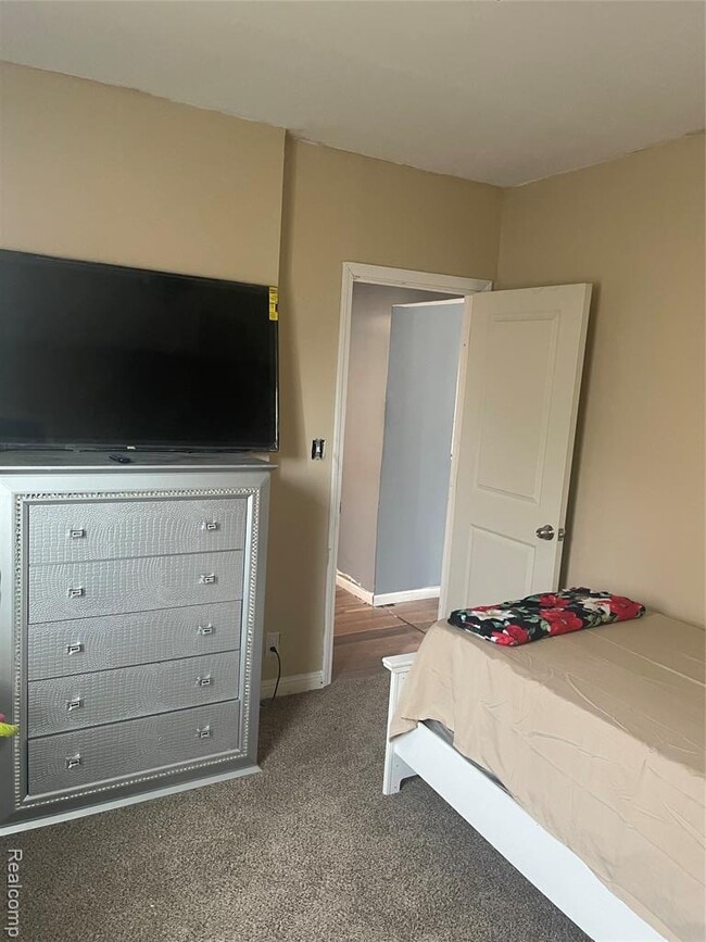 Photo - 19404 Saint Aubin St