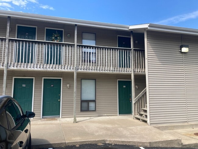 Building Photo - 2 Bed 1 Bath Located behind Hy-Vee in Osag... Unit 856 Hwy D #51