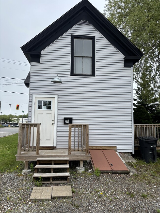 Photo - 74 Maverick St