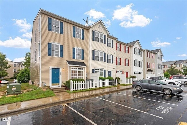 Building Photo - 8600 Neuse Landing Ln Unit 106 Rental