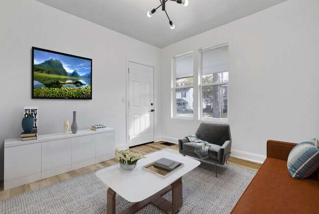 624 W Lapeer St Unit 2