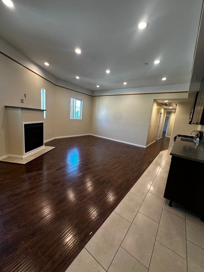 Photo - 14233 Tiara St Unit 2