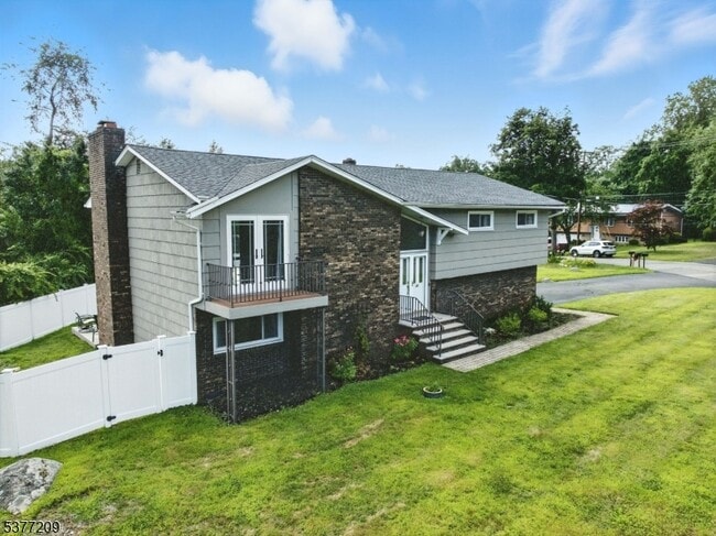 Photo - 31 Crescent Dr