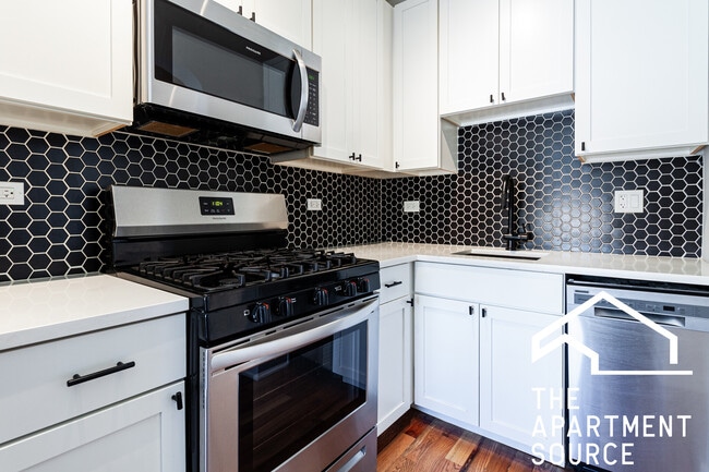 Photo - 665 W Wrightwood Ave