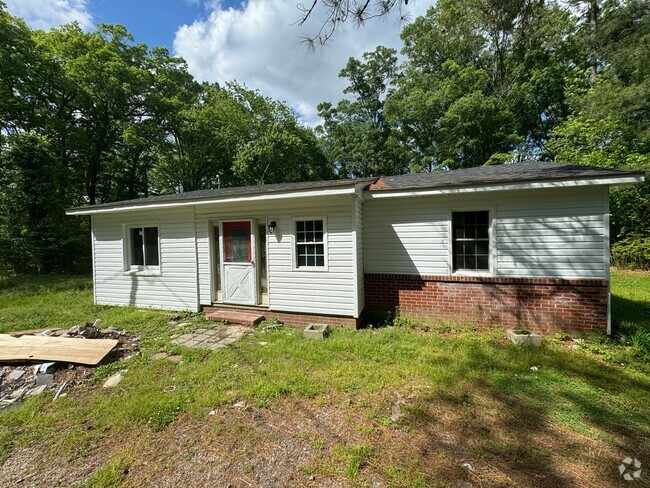 Building Photo - Renovated House on Rural Lot