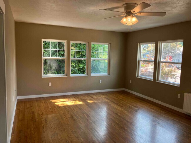 Photo - 235 Catron St N Unit A