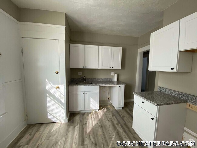 Building Photo - 6 Bowdoin Park Rental