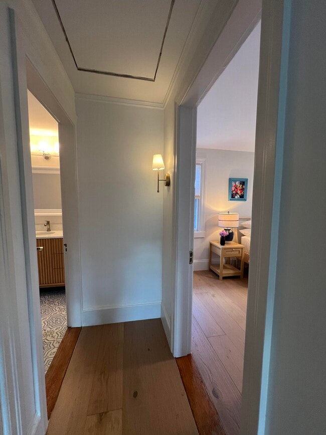 Photo - 214 Bowen St