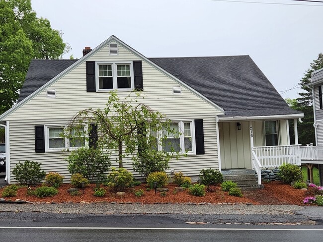 Building Photo - 216 5th St Unit 1B