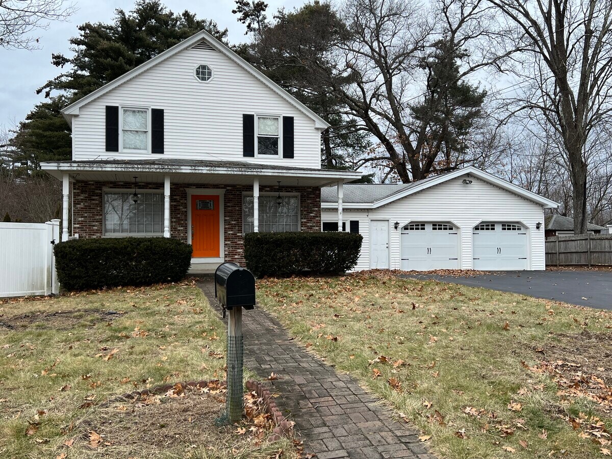 Photo - 32 Highland St House