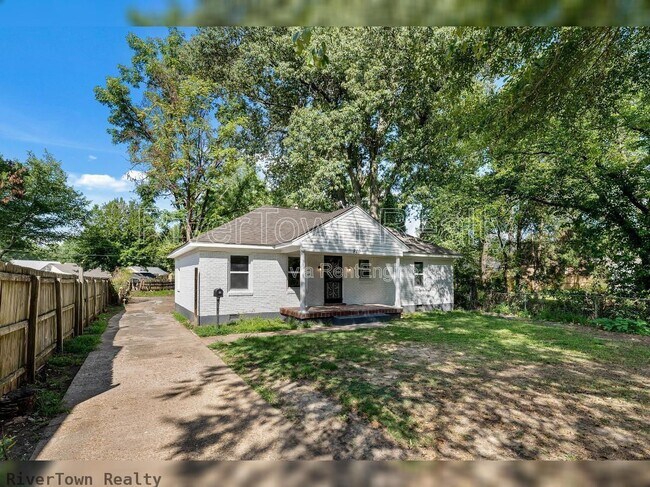Photo - 810 Indian Dr
