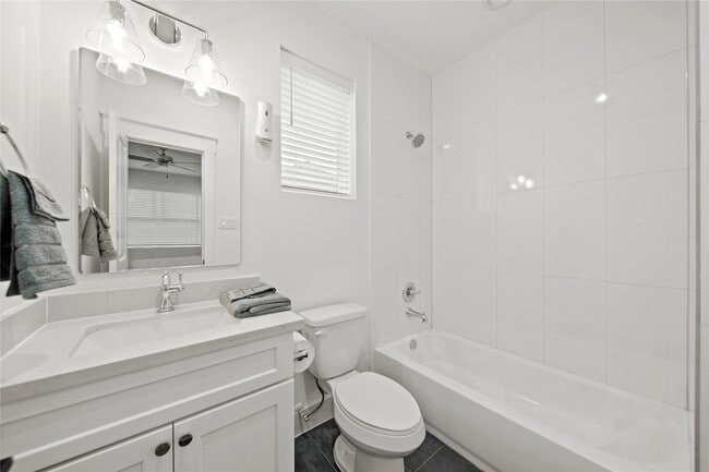 Photo - 2510 Gray St