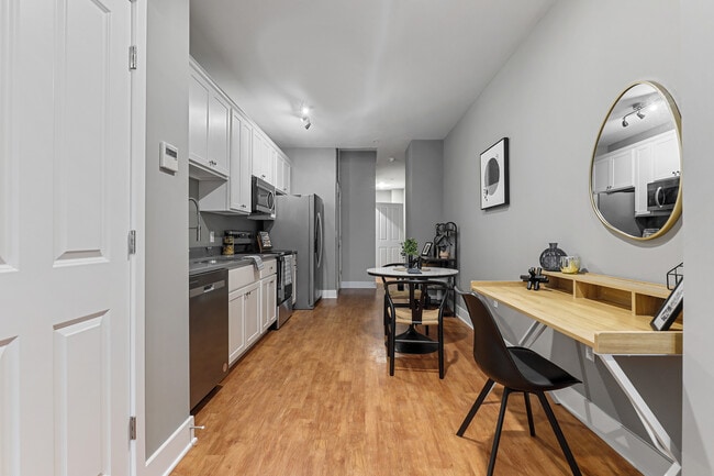 300 W Fayette St