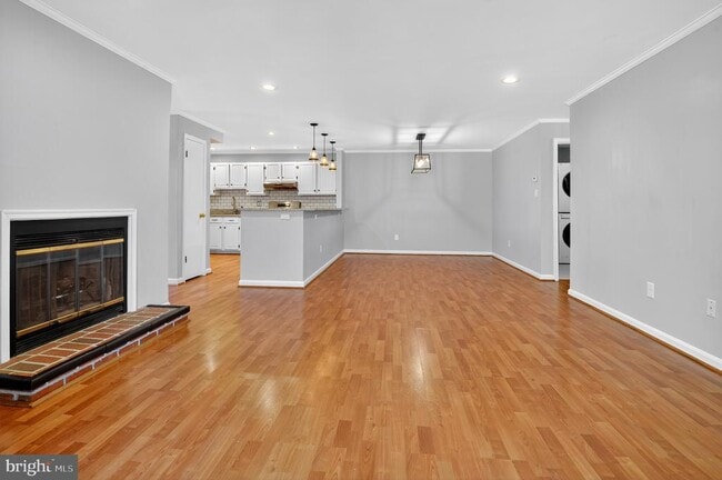 Photo - 9919 Oakton Terrace Rd