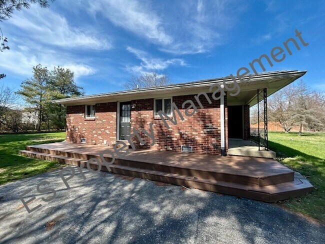 Photo - 2464/66 Tansel Rd - West Unit 2464 Tansel