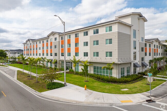 Building Photo - Lincoln Gardens Rental