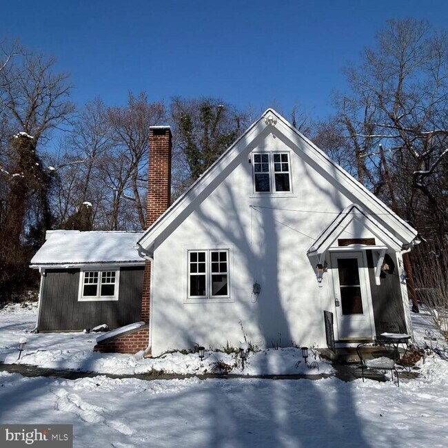 Photo - 2598 River Rd