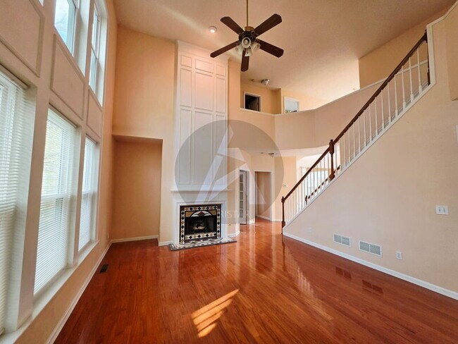 Photo - 321 Bloombridge Way NW