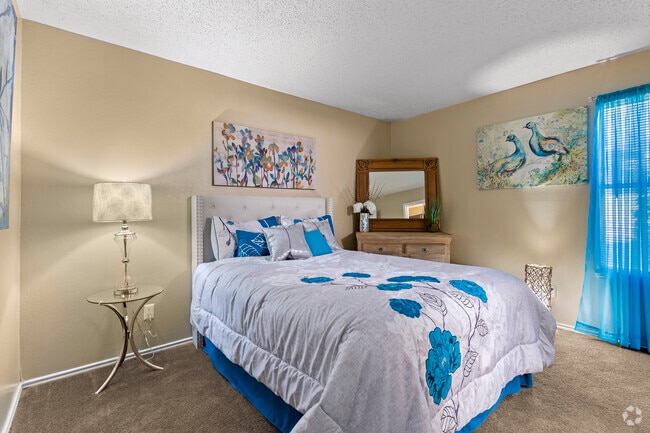 2BR, 2BA - 970SF (B3) - 1st Bedroom