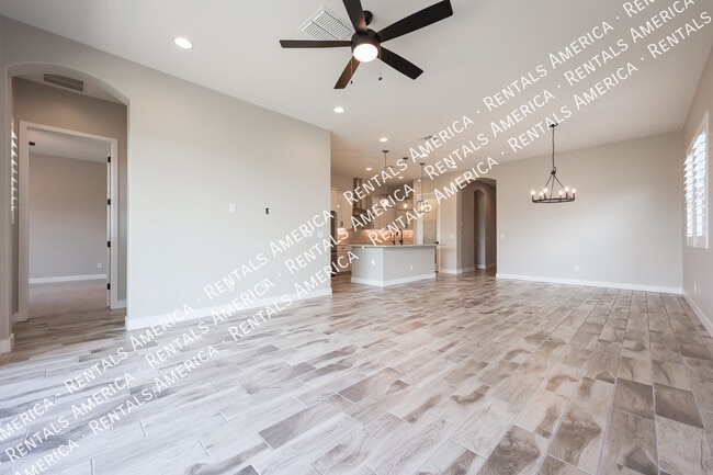 22435 E Oriole Wy