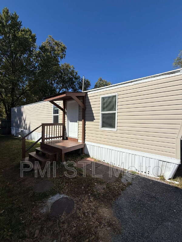 Building Photo - 747 Cunningham Ave Unit LOT7