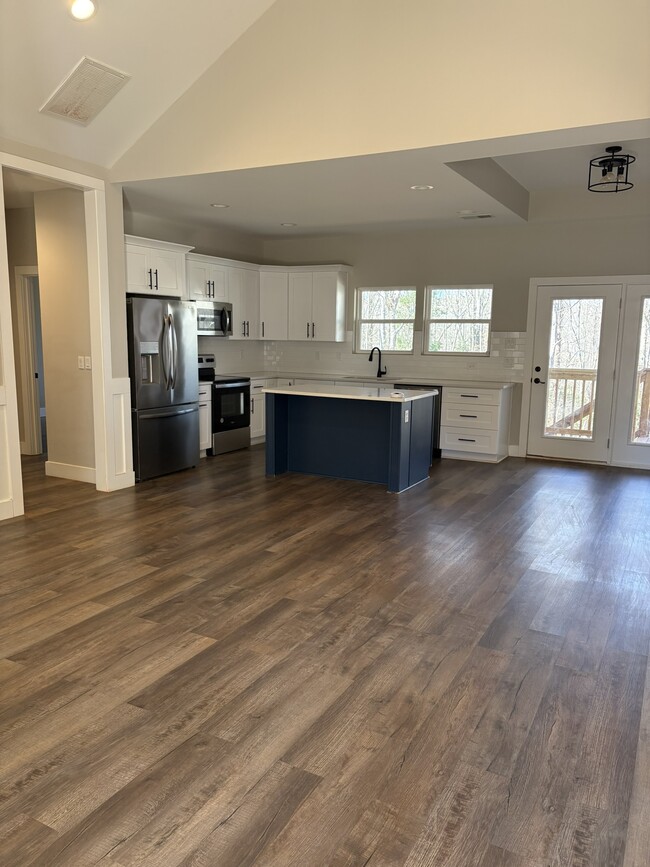 Photo - 208 Anchor Rd