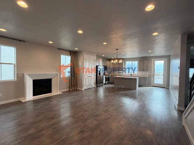 12927 Twisted Oak Dr