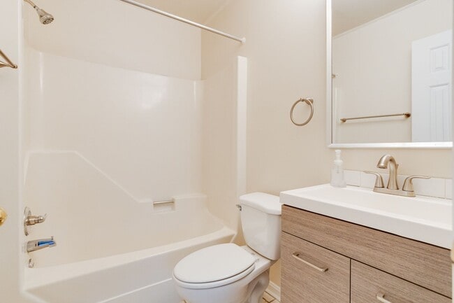 Photo - Crofton Condo For Rent