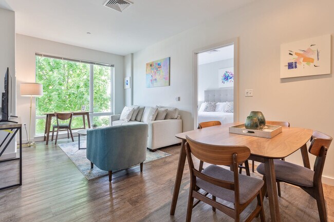 Photo - 240 Sidney St